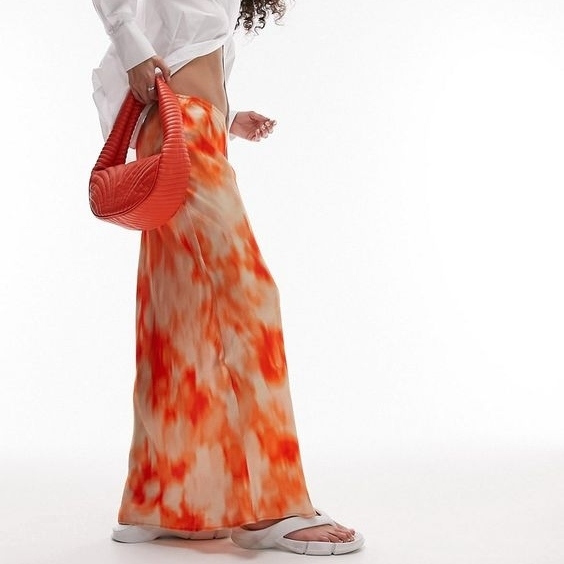<strong> Dopamine Dressing<br>FLORALS & TIE DYE</strong>